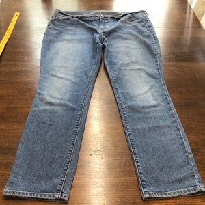 Old navy original mid rise size 14 short